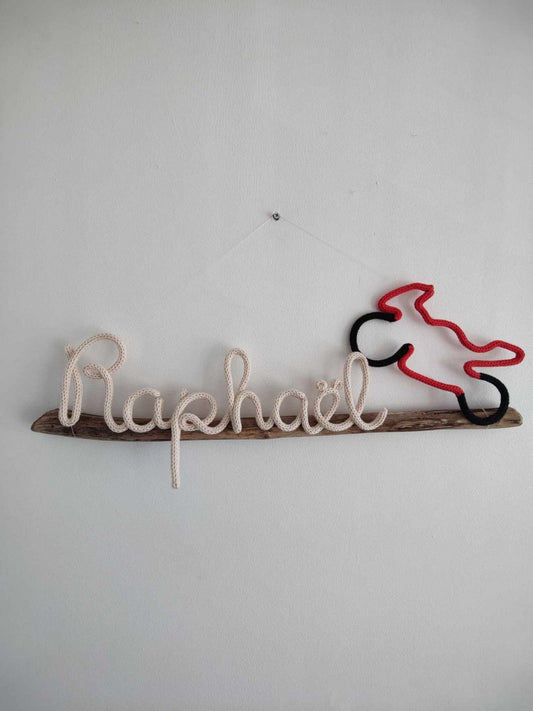 Prénom sur bois flotté avec moto