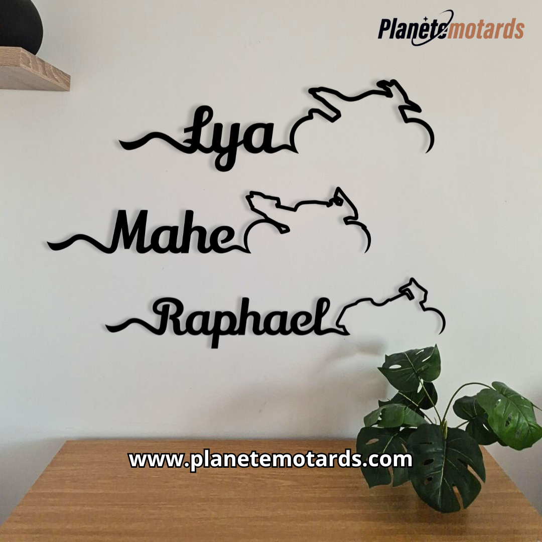 Décoration personnalisée ligne moto avec prénom – métal 60 cm – Fabriquée en France – Idée cadeau motard