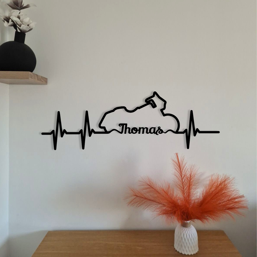Décoration personnalisée battement moto avec prénom – métal 60 cm – Fabrication française – Idée cadeau motard