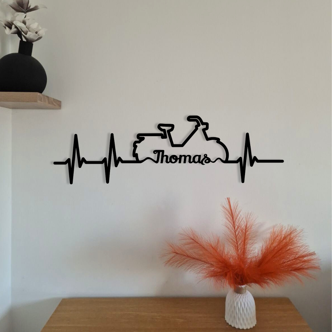 Décoration personnalisée battement moto avec prénom – métal 60 cm – Fabrication française – Idée cadeau motard