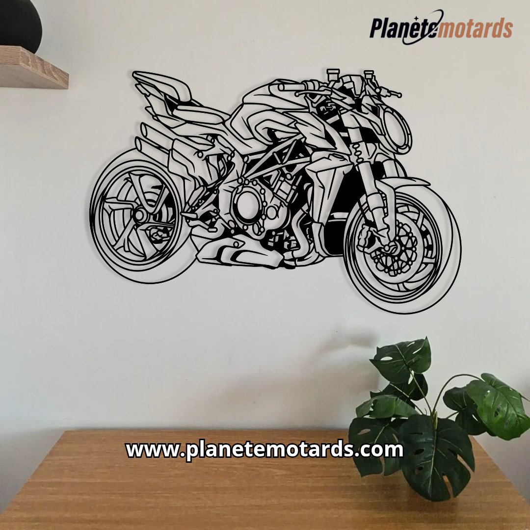Création sur mesure en acier – décoration personnalisée moto, auto, logo – fabrication artisanale française