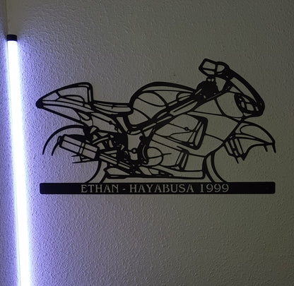 Moto en acier avec bandeau personnalisable – déco murale métal – fabrication française artisanale