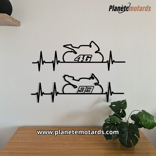 Collection ligne battement pilote MotoGP en acier – déco murale motard made in France